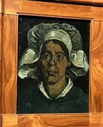 Kopf einer Frau mit einer weißen Mütze (Bild: Carlo Marino )