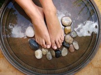 foot massage  (Bild: © Ye Liew - Fotolia.com)