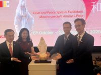 Die Ausstellung „Liebe und Frieden“ - Vatikan Die Ausstellung „Liebe und Frieden“ - Vatikan